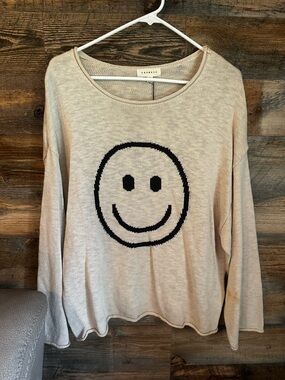 Promesa Cream Knit Sweatshirt with Black Smiley